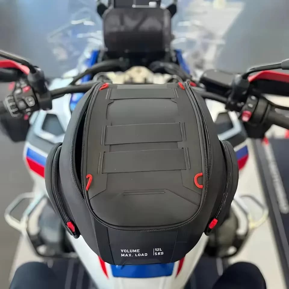 Accessoires de moto R1300GS AdventureFairing, sacs de capot — photo 4