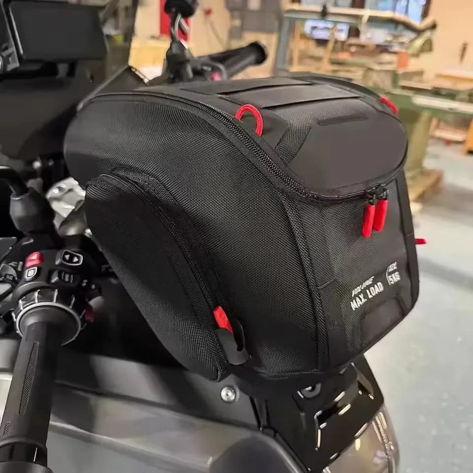Accessoires de moto R1300GS AdventureFairing, sacs de capot — photo 5
